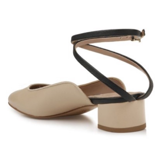 Zac Posen Voss beige and black shoes with wrap around strap on ankles-size 9 - Picture 3 of 12